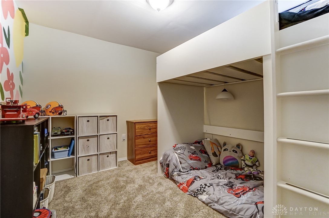 2764 Horstman Drive, Kettering, Ohio image 32