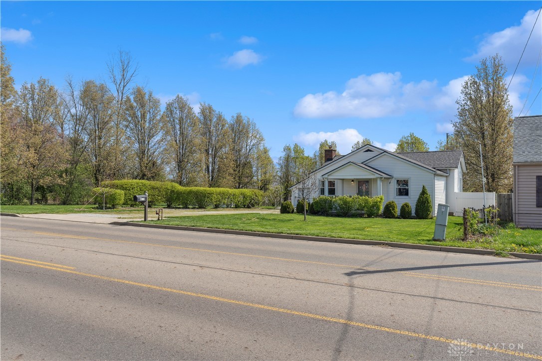 2142 Beaver Valley Road, Fairborn, Ohio image 3