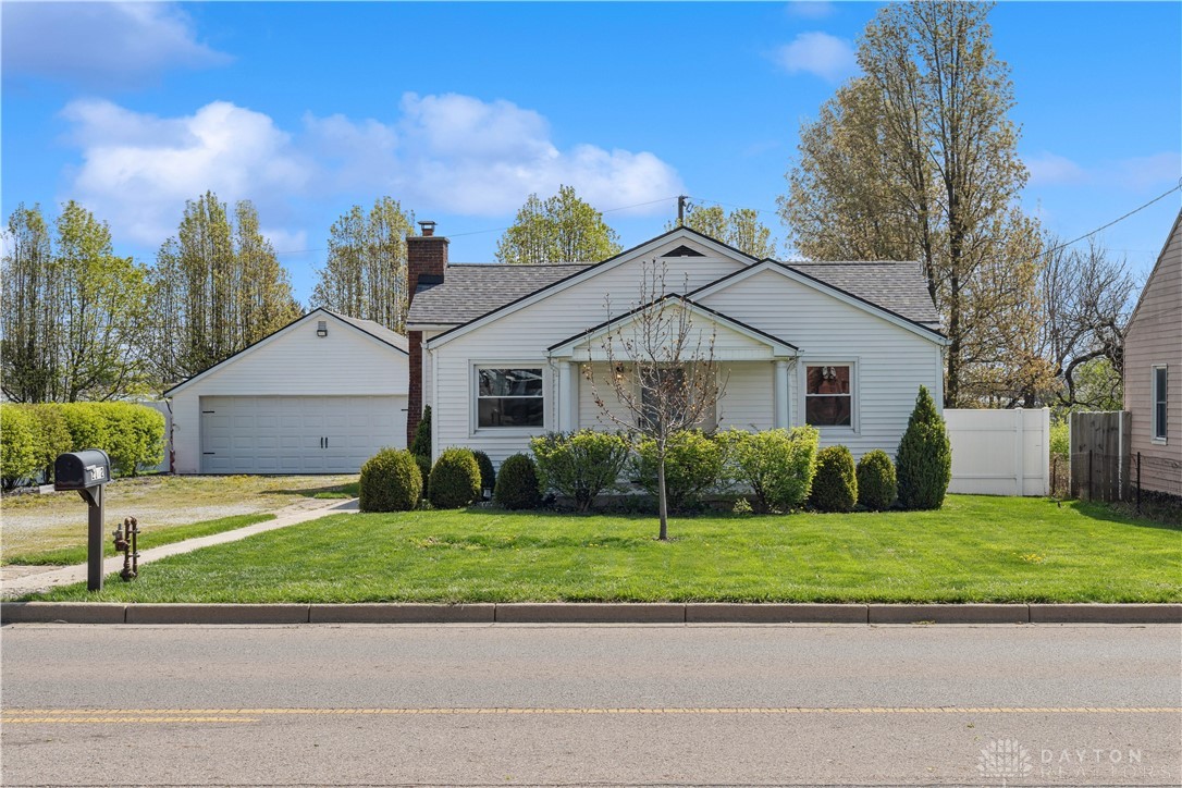 2142 Beaver Valley Road, Fairborn, Ohio image 2