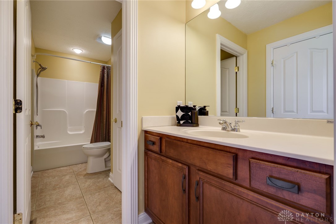 211 Stratford Lane, Xenia, Ohio image 34