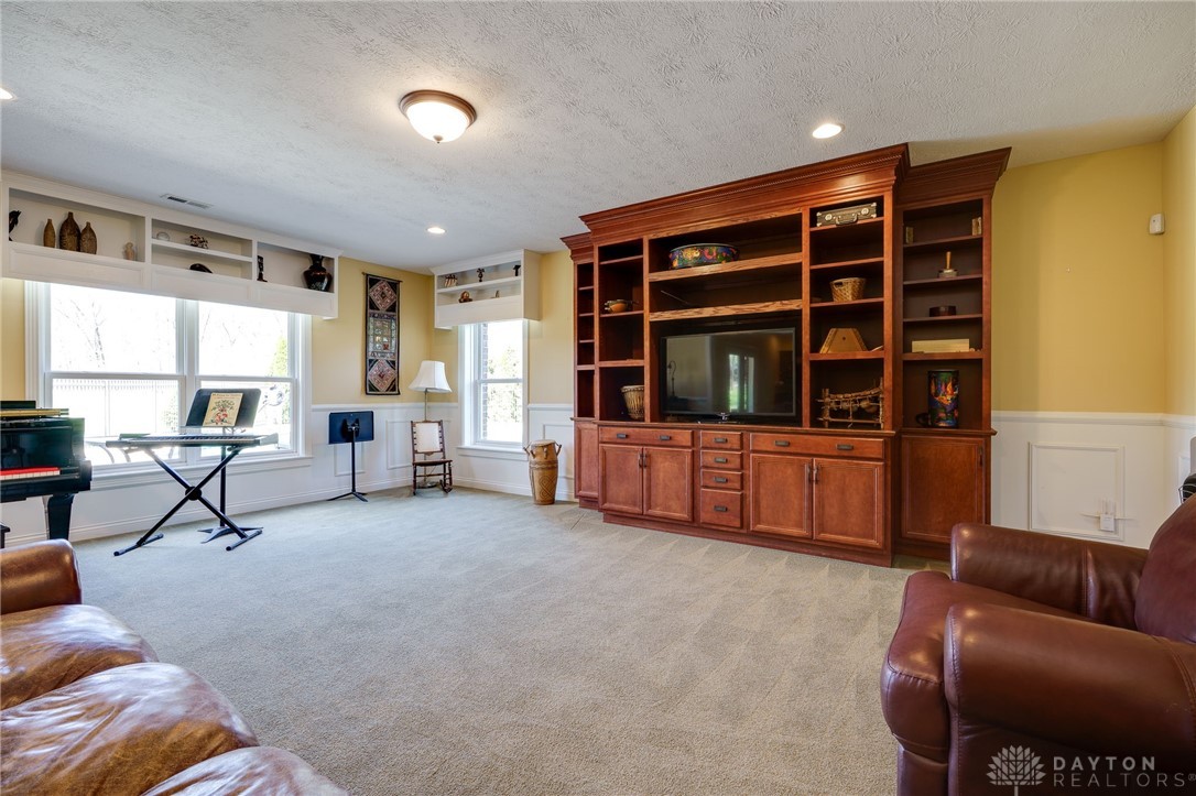 211 Stratford Lane, Xenia, Ohio image 38