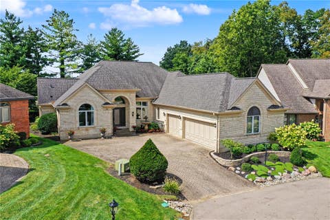 Homes For Sale - 55 Pinehurst Place<br/> Springboro, OH 45066