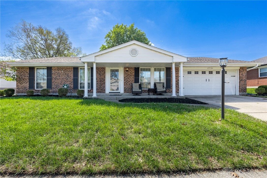 2114 Robinhood Drive, Miamisburg, Ohio image 1