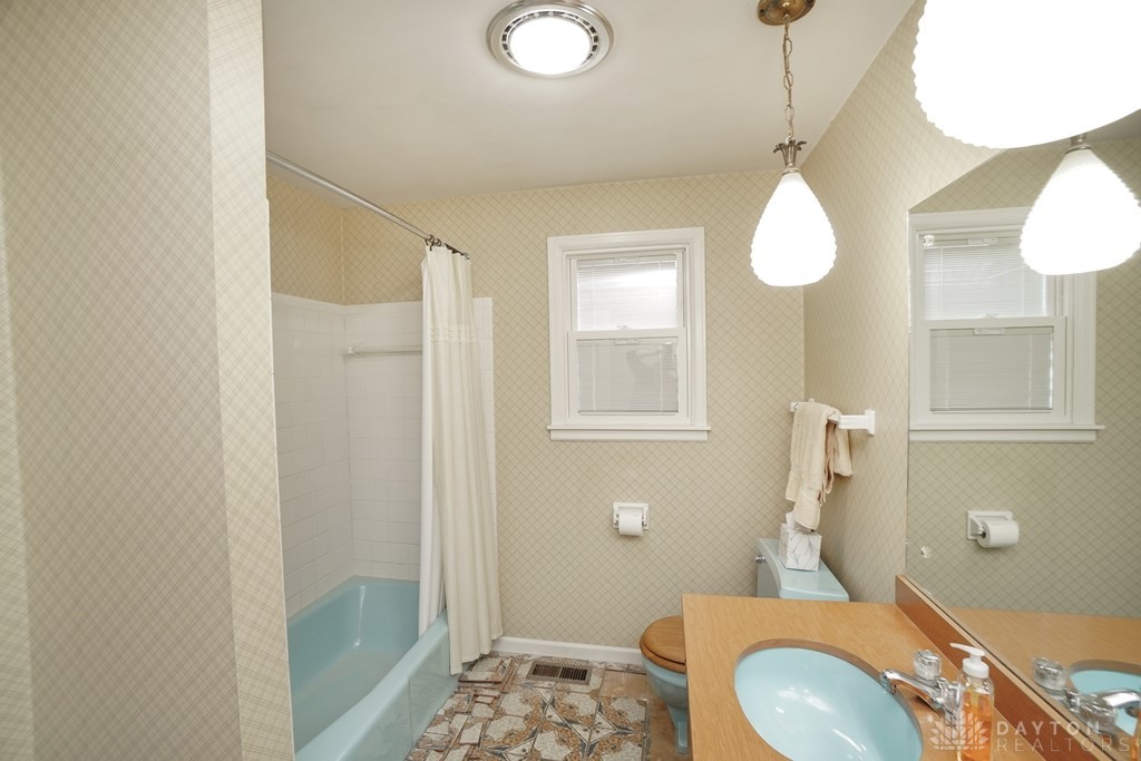 6401 Broken Arrow Place, Dayton, Ohio image 36