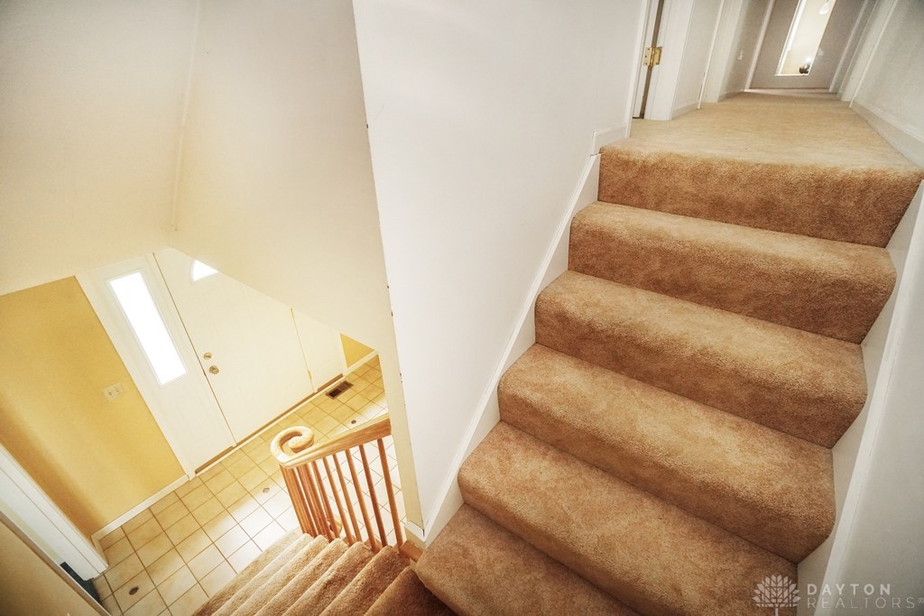 6401 Broken Arrow Place, Dayton, Ohio image 33
