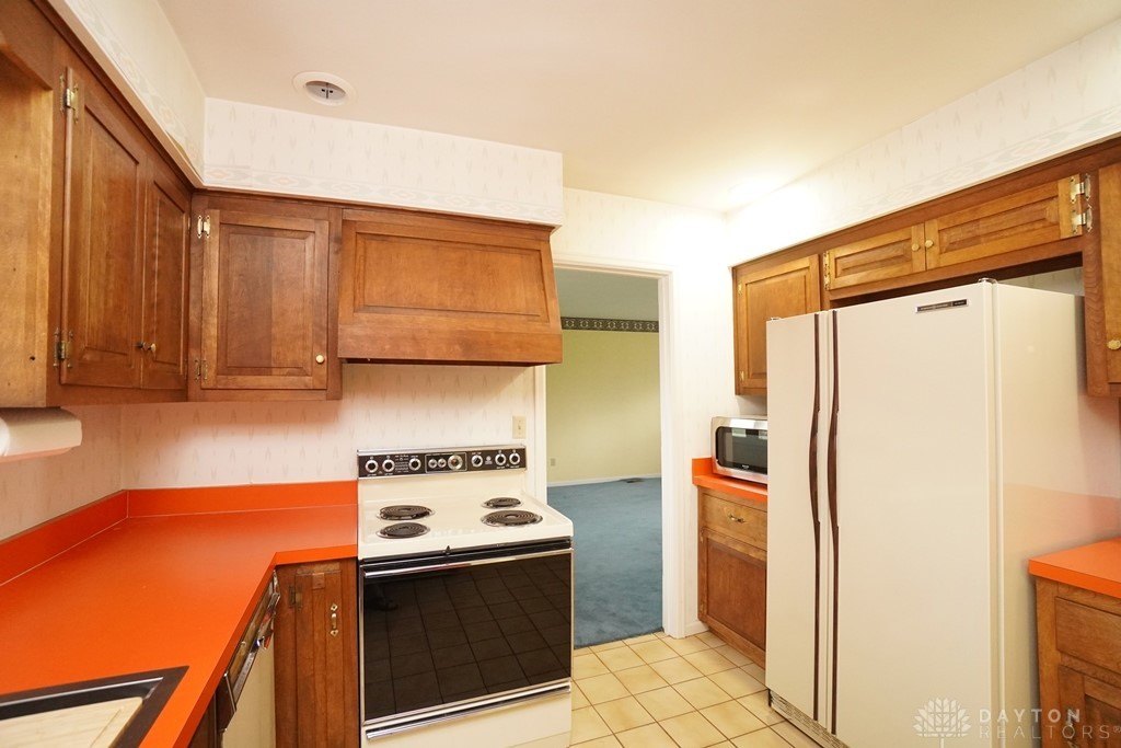 6401 Broken Arrow Place, Dayton, Ohio image 15