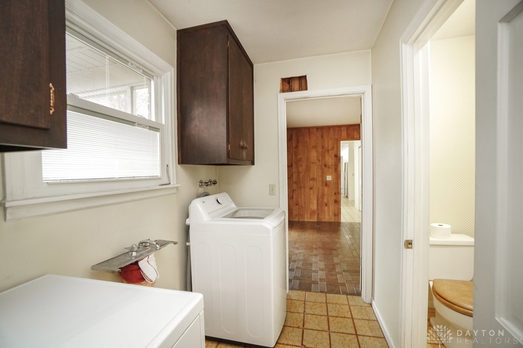 6401 Broken Arrow Place, Dayton, Ohio image 30