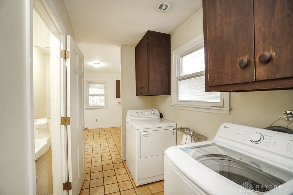 6401 Broken Arrow Place, Dayton, Ohio image 31