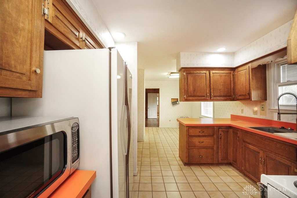 6401 Broken Arrow Place, Dayton, Ohio image 11