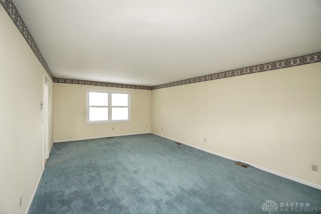 6401 Broken Arrow Place, Dayton, Ohio image 9