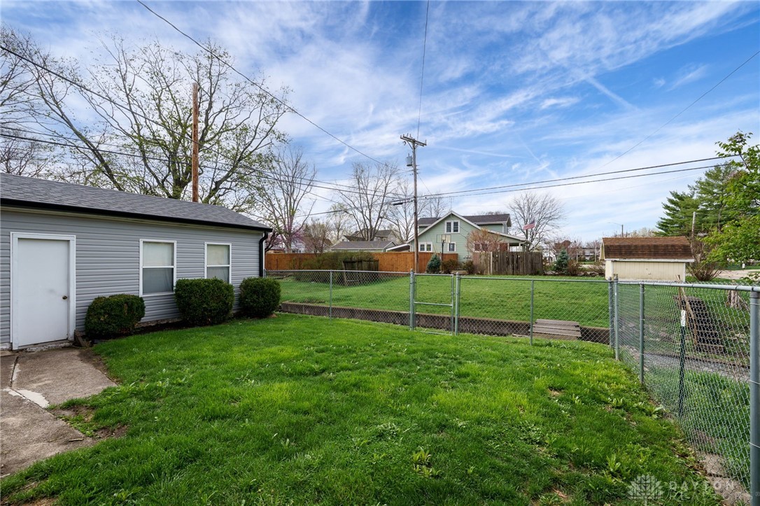 8 Mann Avenue, Fairborn, Ohio image 32
