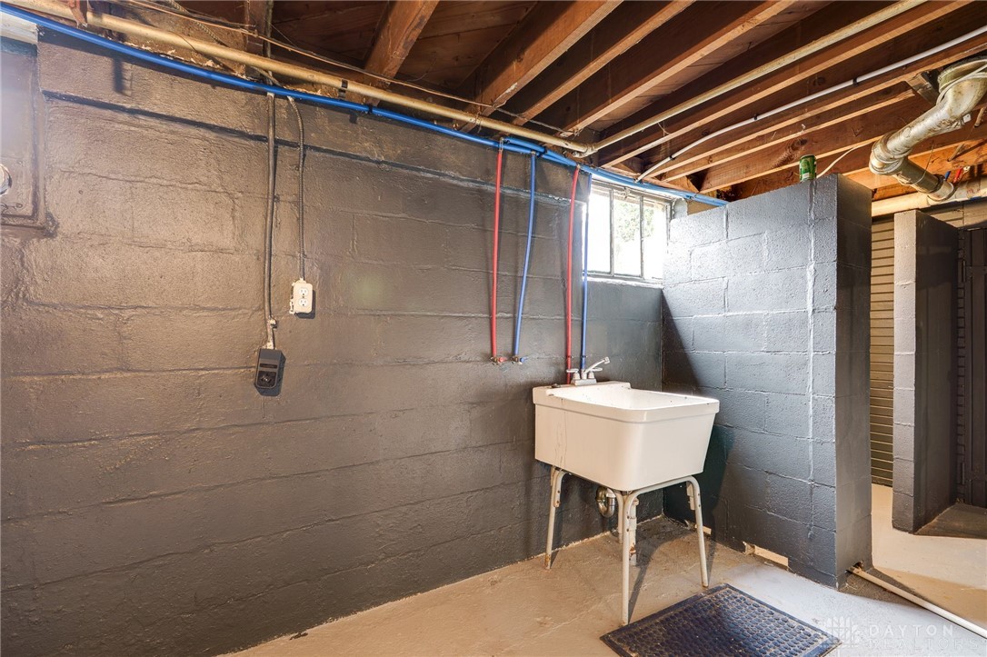 8 Mann Avenue, Fairborn, Ohio image 30