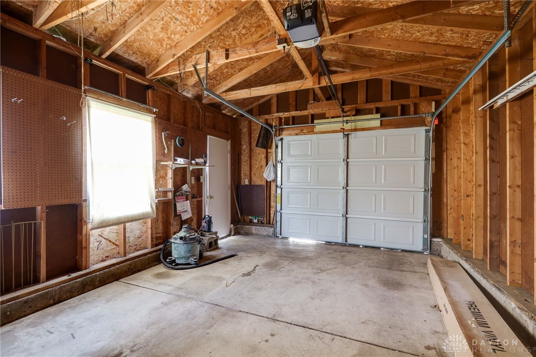 8 Mann Avenue, Fairborn, Ohio image 40