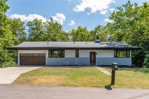 Photo of 1232 Hollyhill Drive, Miamisburg, OH 45342 (MLS # 942958) Photo of 1232 Hollyhill Drive, Miamisburg, OH 45342 (MLS # 942958)