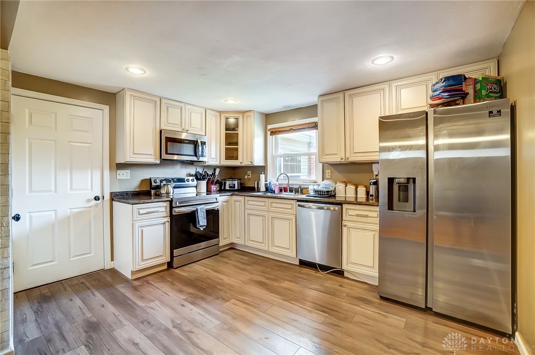 2351 Northmoor Drive, Springfield, Ohio image 9