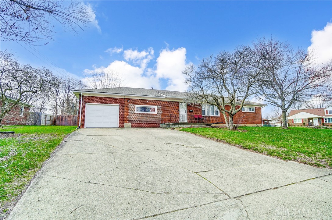 2351 Northmoor Drive, Springfield, Ohio image 3