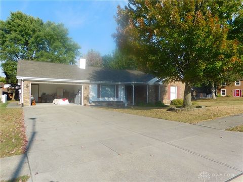 Photo of 1132 Nouvelle Drive, Miamisburg, OH 45342 (MLS # 944161) Photo of 1132 Nouvelle Drive, Miamisburg, OH 45342 (MLS # 944161)
