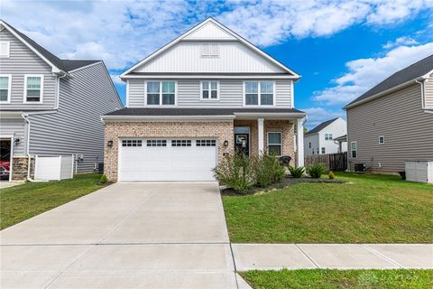 Photo of 164 Cresting Road, Fairborn, OH 45324 (MLS # 941976)