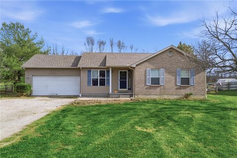 Homes For Sale - 8747 Waynes Way<br/> Blanchester, OH 45107