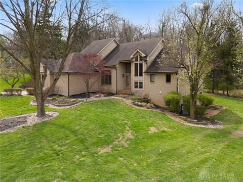 Photo of 4001 Dogwood Trail, Dayton, OH 45429 (MLS # 956391)