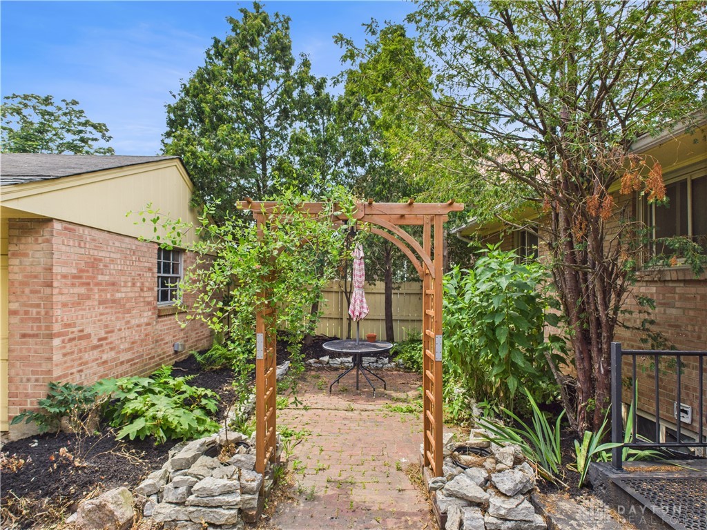 Dayton, Ohio 45410, United States, 3 Bedrooms Bedrooms, ,3 BathroomsBathrooms,Residential,Pending,159244