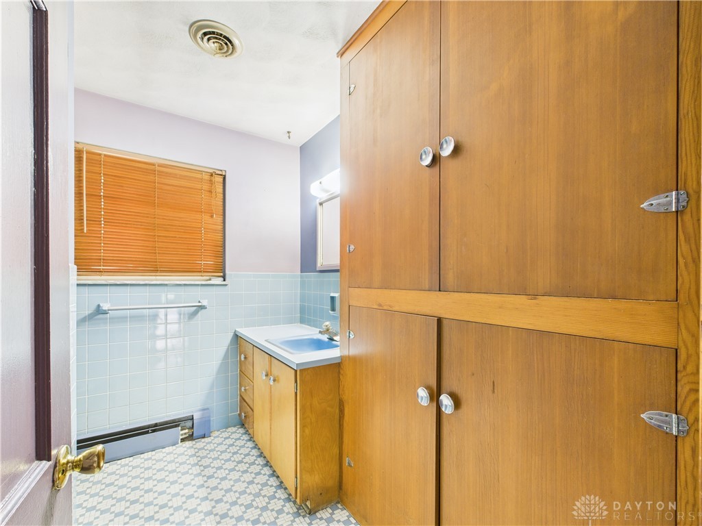 Dayton, Ohio 45410, United States, 3 Bedrooms Bedrooms, ,3 BathroomsBathrooms,Residential,Pending,159244