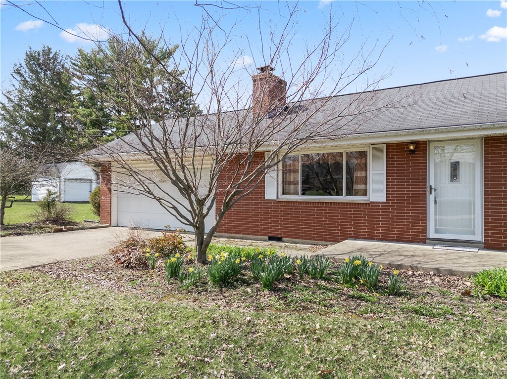 3910 Liebherr Drive, Beavercreek, Ohio image 4