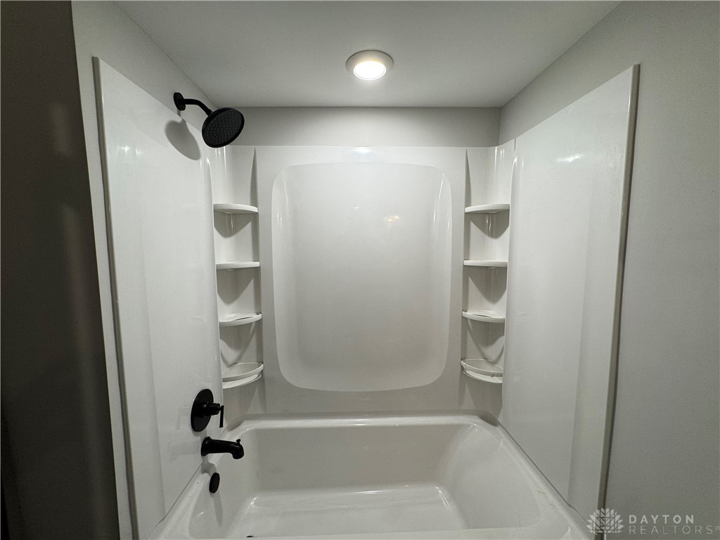 Dayton, Ohio 45459, United States, 2 Bedrooms Bedrooms, ,1 BathroomBathrooms,Residential,Active,724