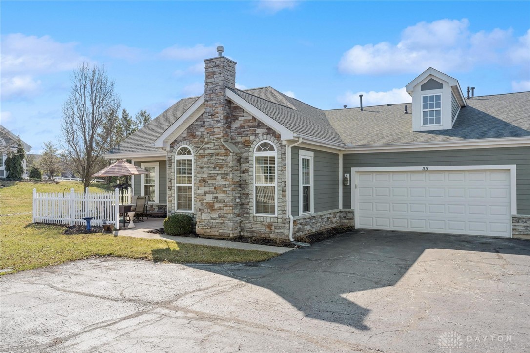 33 Abbey Drive, Springboro, Ohio image 2