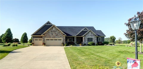 Photo of 6414 Willow Lake Drive, Greenville, OH 45331 (MLS # 967166)