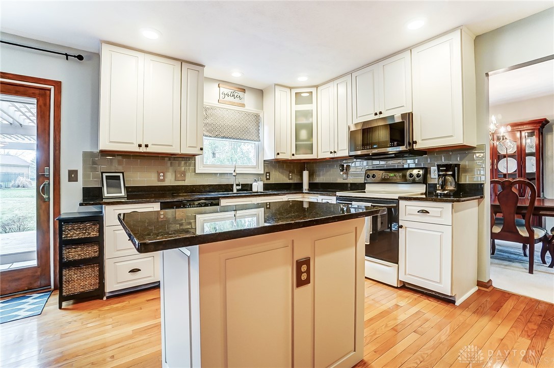 1131 Redcoat Court, Beavercreek, Ohio image 16