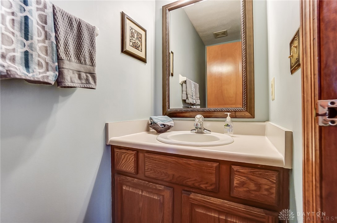 1131 Redcoat Court, Beavercreek, Ohio image 32