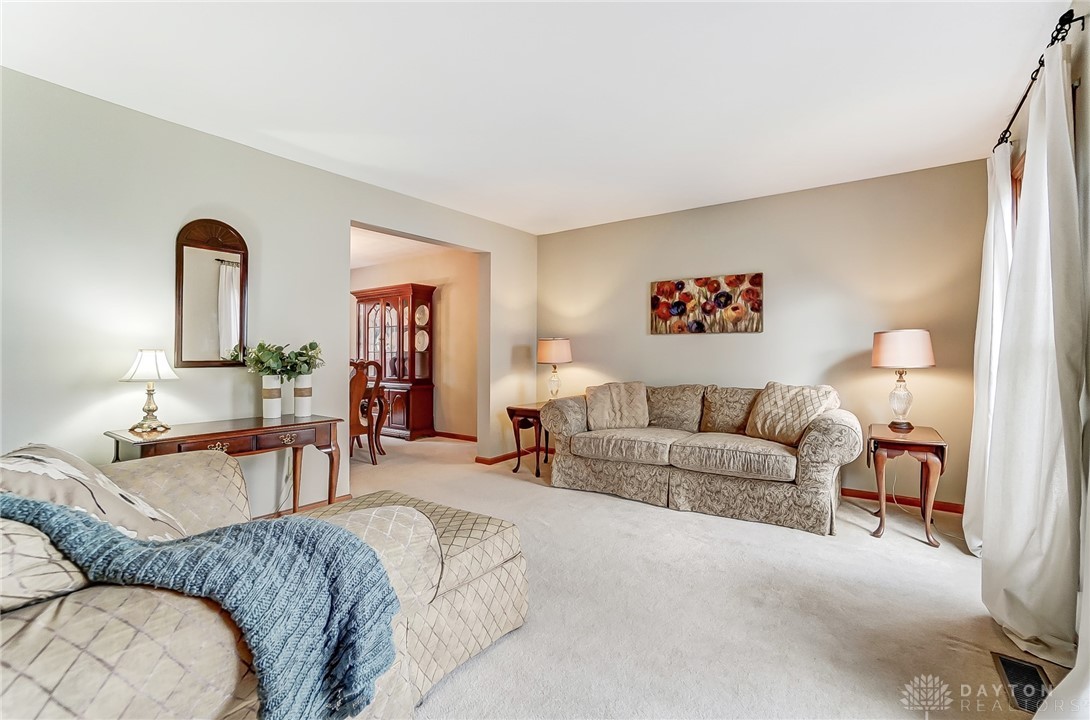 1131 Redcoat Court, Beavercreek, Ohio image 11