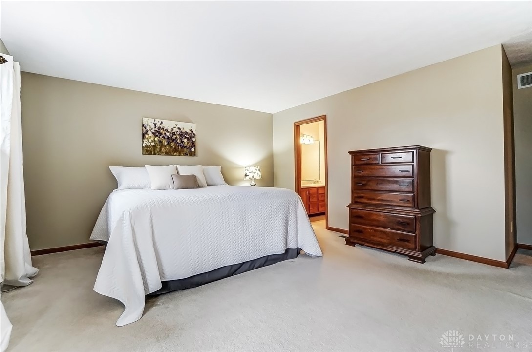 1131 Redcoat Court, Beavercreek, Ohio image 39