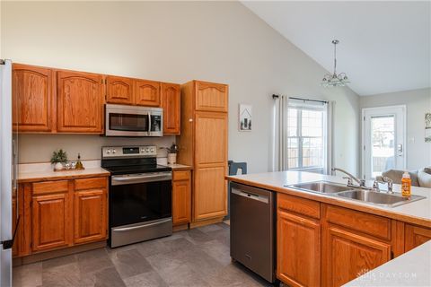 Tiny photo for 6732 Grovebelle Drive, Dayton, OH 45424 (MLS # 945367)