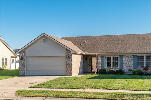 Photo of 6732 Grovebelle Drive, Dayton, OH 45424 (MLS # 945367)