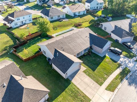 Tiny photo for 6732 Grovebelle Drive, Dayton, OH 45424 (MLS # 945367)