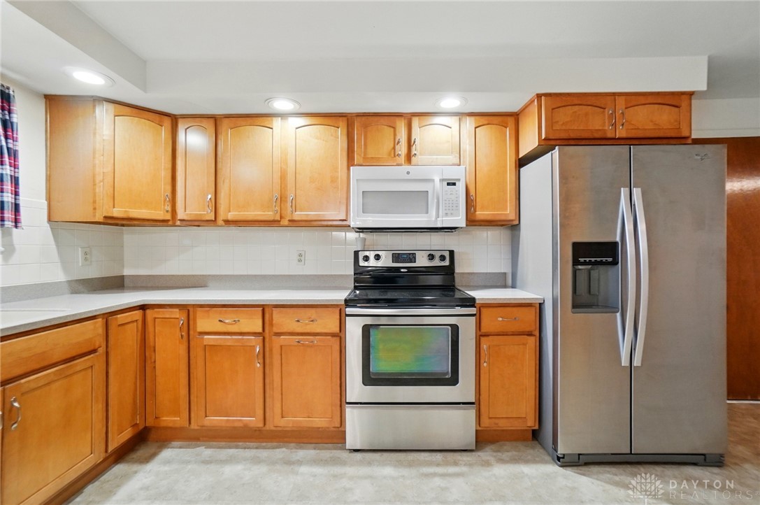 1072 Imperial Boulevard, Springfield, Ohio image 13