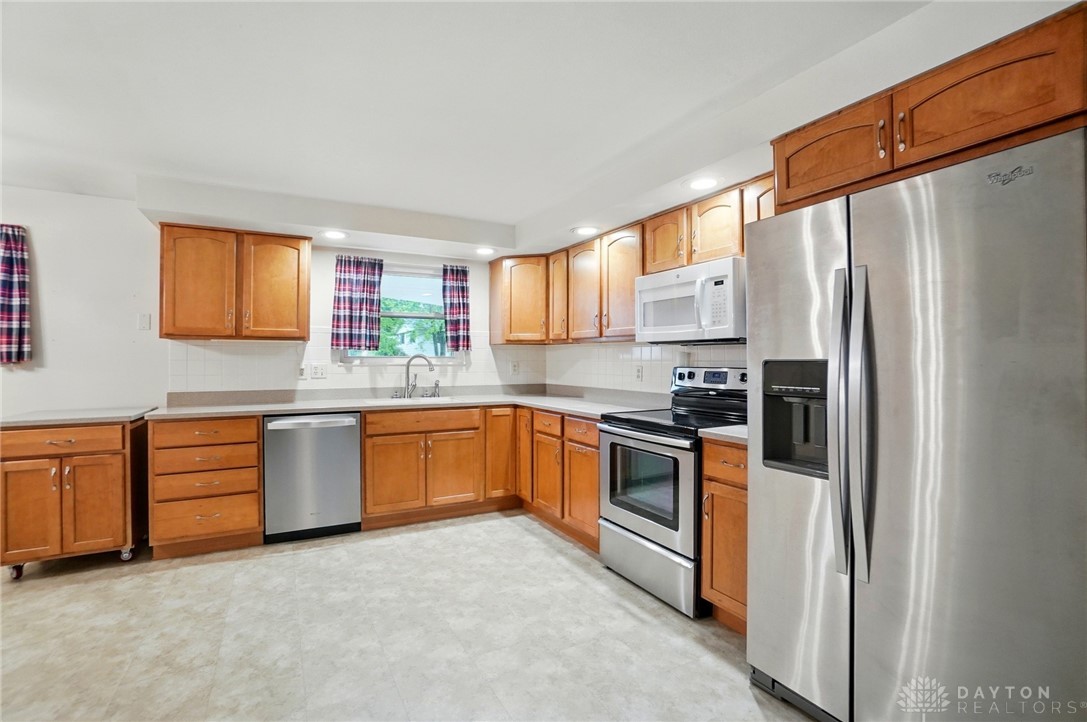 1072 Imperial Boulevard, Springfield, Ohio image 10