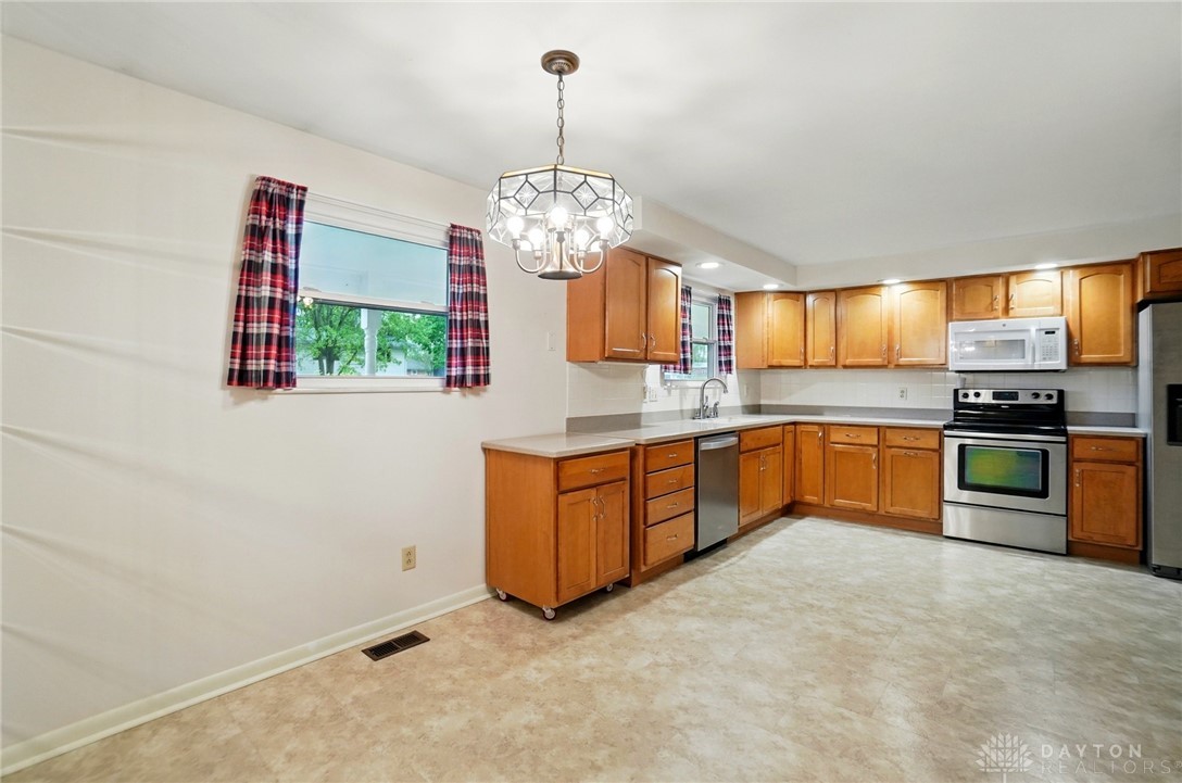 1072 Imperial Boulevard, Springfield, Ohio image 15