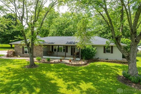 Photo of 6189 Lesourdsville West Chester Road, Liberty Twp, OH 45011 (MLS # 940845)