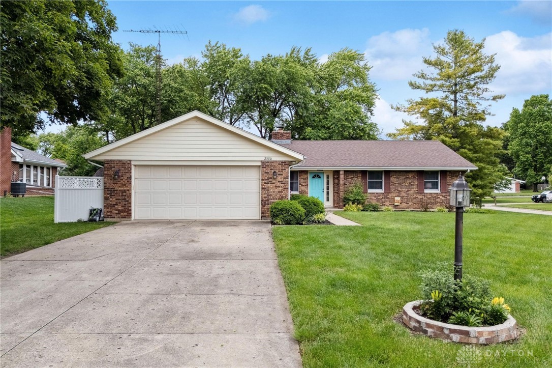 2530 Kenmont Court, Beavercreek, Ohio image 1