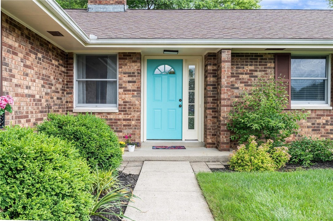 2530 Kenmont Court, Beavercreek, Ohio image 3