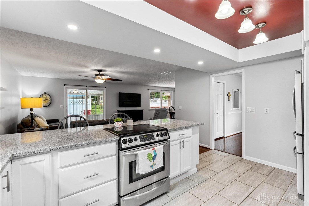 2530 Kenmont Court, Beavercreek, Ohio image 16
