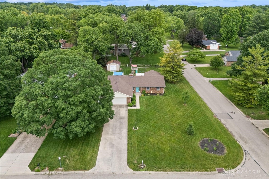 2530 Kenmont Court, Beavercreek, Ohio image 38
