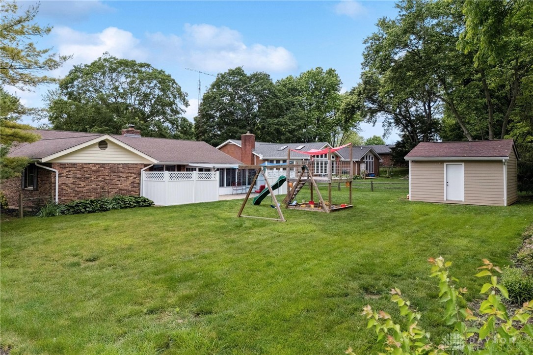 2530 Kenmont Court, Beavercreek, Ohio image 36
