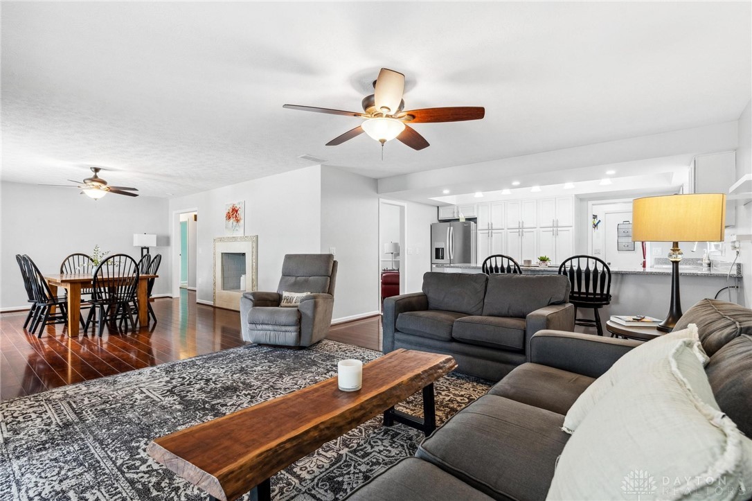 2530 Kenmont Court, Beavercreek, Ohio image 11