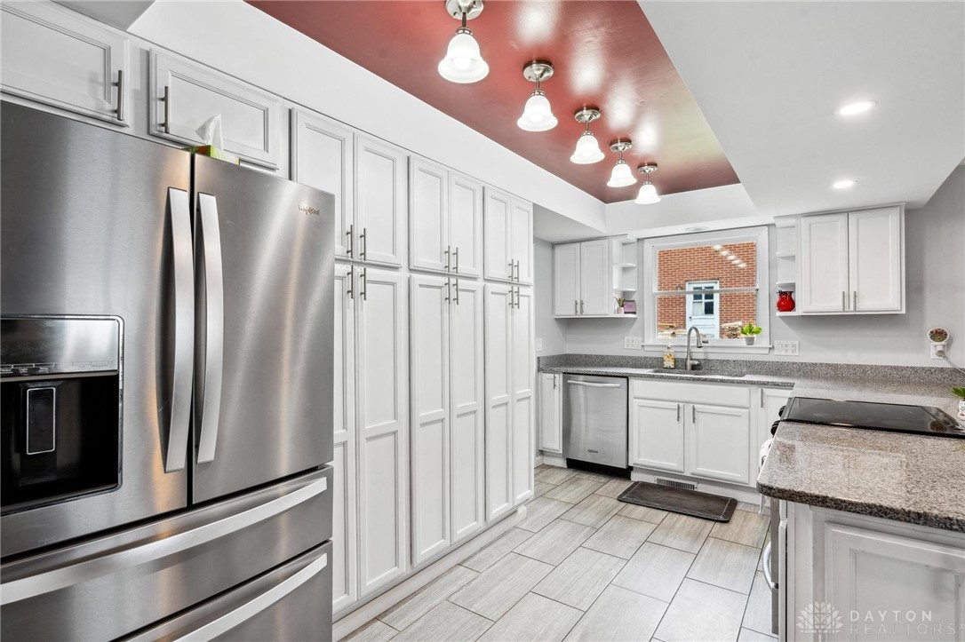2530 Kenmont Court, Beavercreek, Ohio image 14