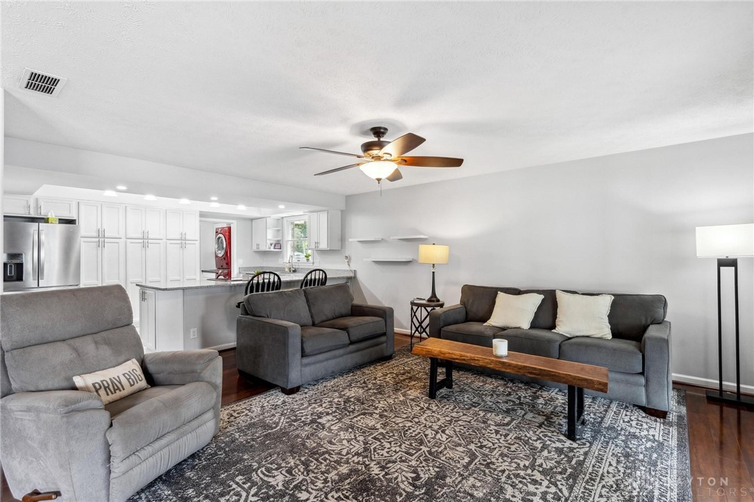 2530 Kenmont Court, Beavercreek, Ohio image 10
