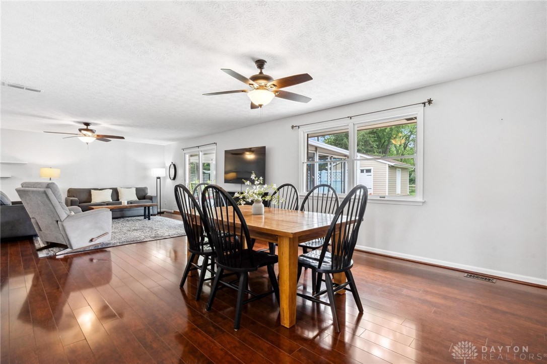 2530 Kenmont Court, Beavercreek, Ohio image 5